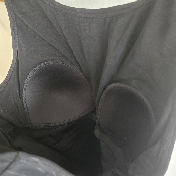 Elegant Black Women's Swimsuit - Picture 8 of 8